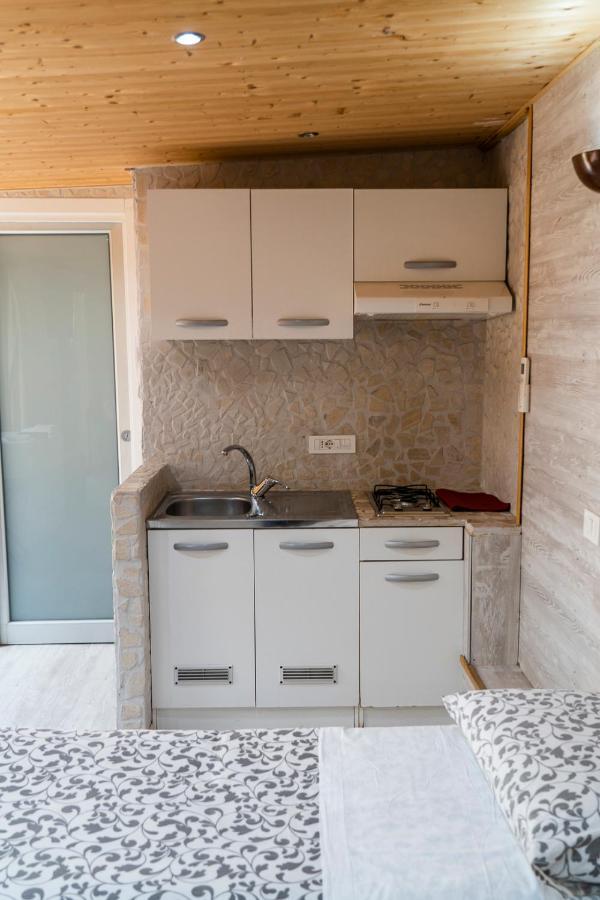 Domus Vesuvia Bed & Breakfast ตอร์เร อันนุนซิอาตา ภายนอก รูปภาพ